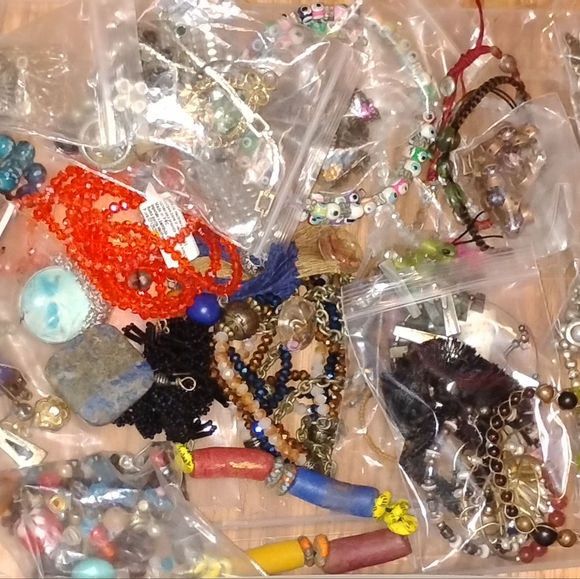 Crafter Beader Jewelry Maker's Big Bundle o' Inspiration - Picture 6 of 13